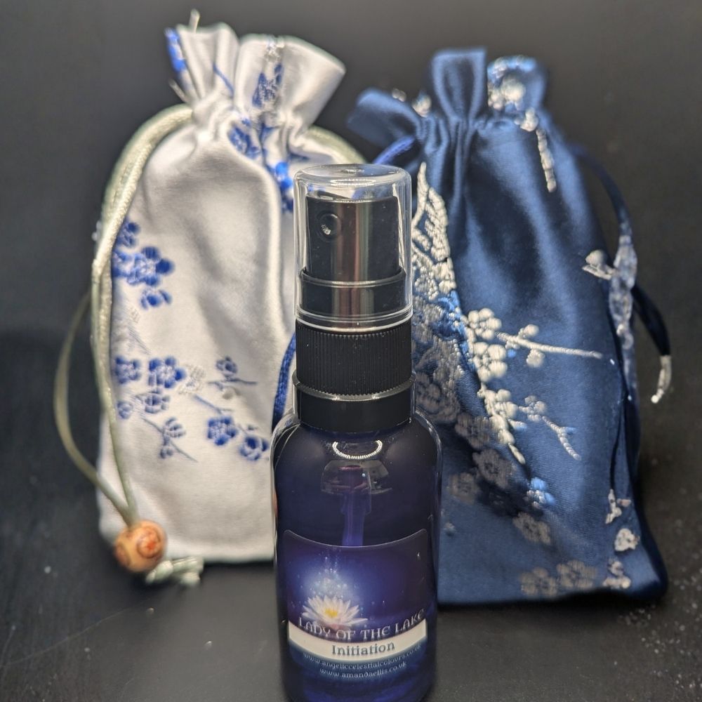 The_Holy_Grail_Set_with_exclusive_Lady_of_the_Lake_mini_aura_spray_in_embroidered_satin_bag